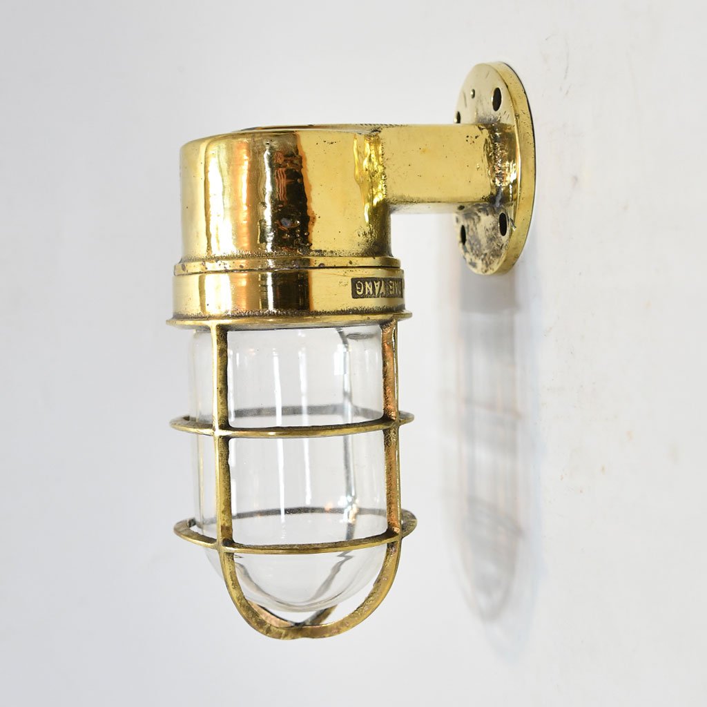 - 90 degree ship passageway light maritime antiques sl 00029 Maritime Antiques Vintage Daewang 90 Degree Brass Bulkhead Light
