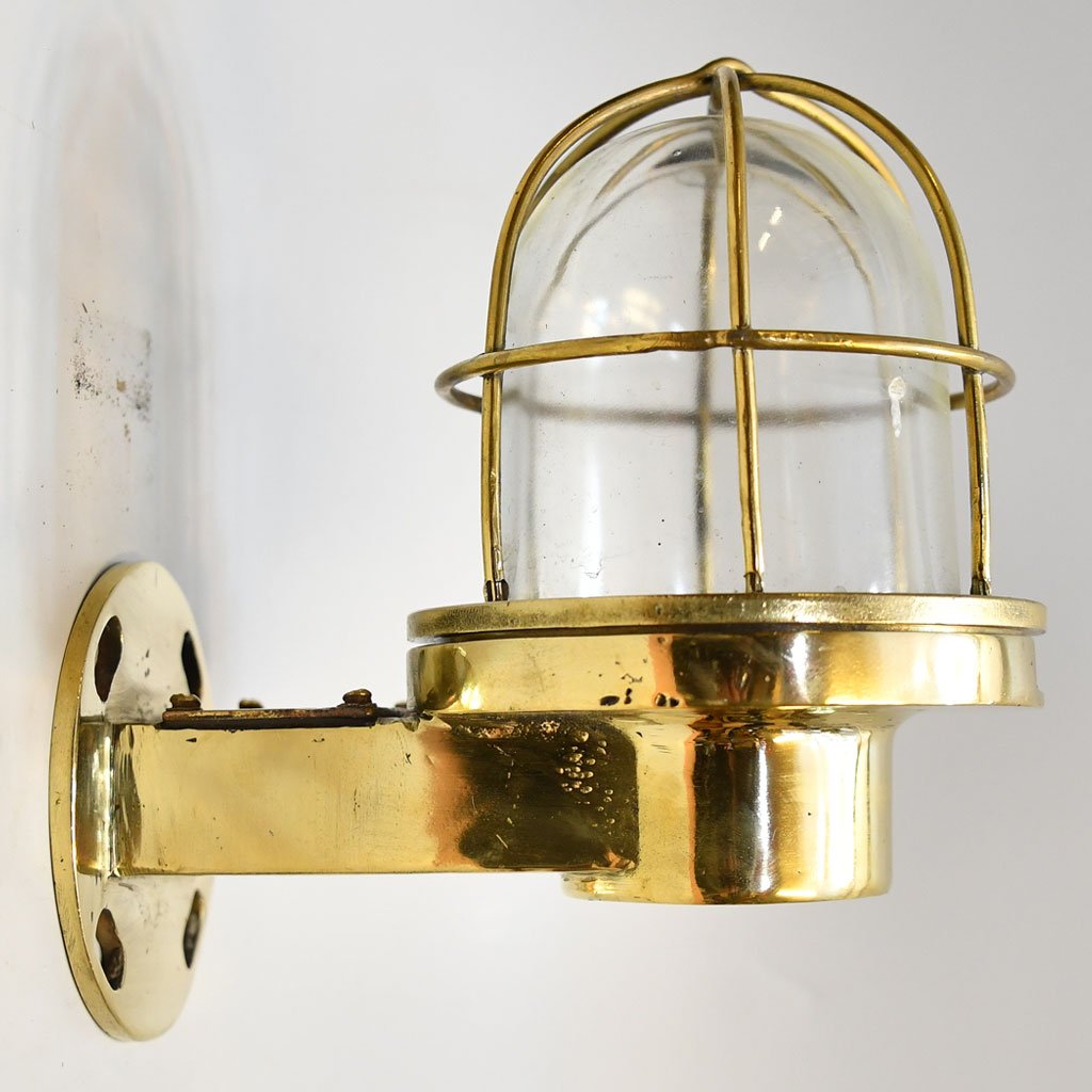- DSC 4249 Vintage 90 Degree Brass Nautical Passageway Light – Authentic Ship Sconce