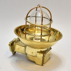 - DSC 4725 Vintage Brass Arm Bulkhead Wall Light Nautical