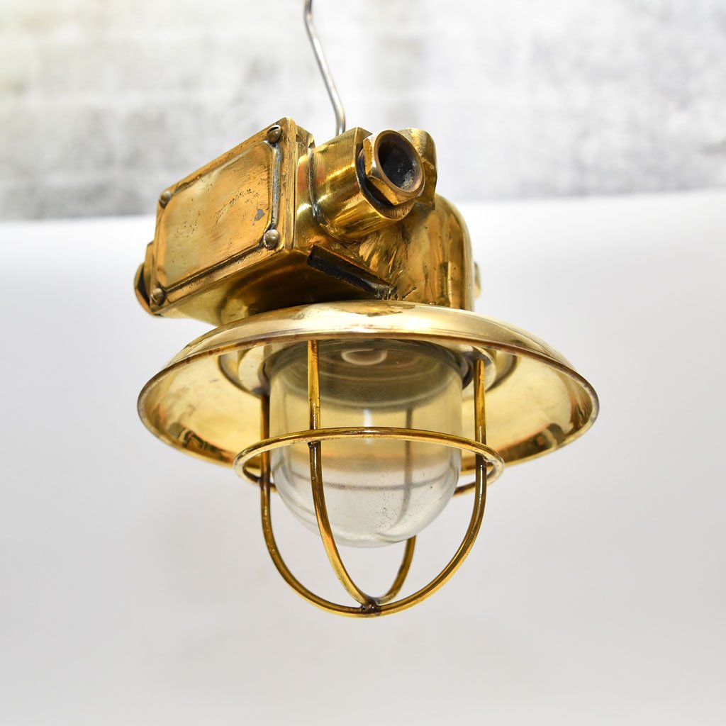 - DSC 5050 Brass Passageway light with original Plate hanging