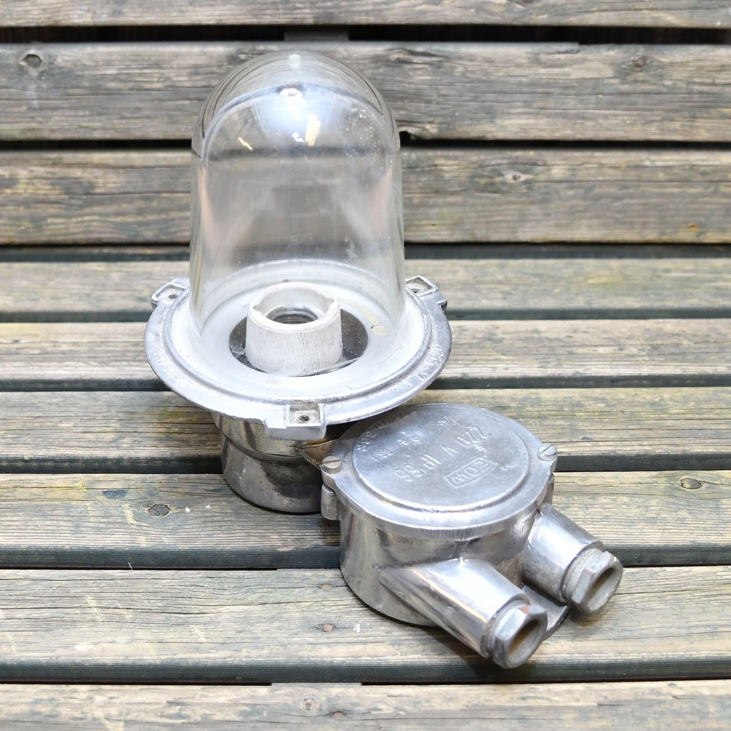 - DSC 5261 Authentic Vintage EOS Aluminium Nautical Wall Light
