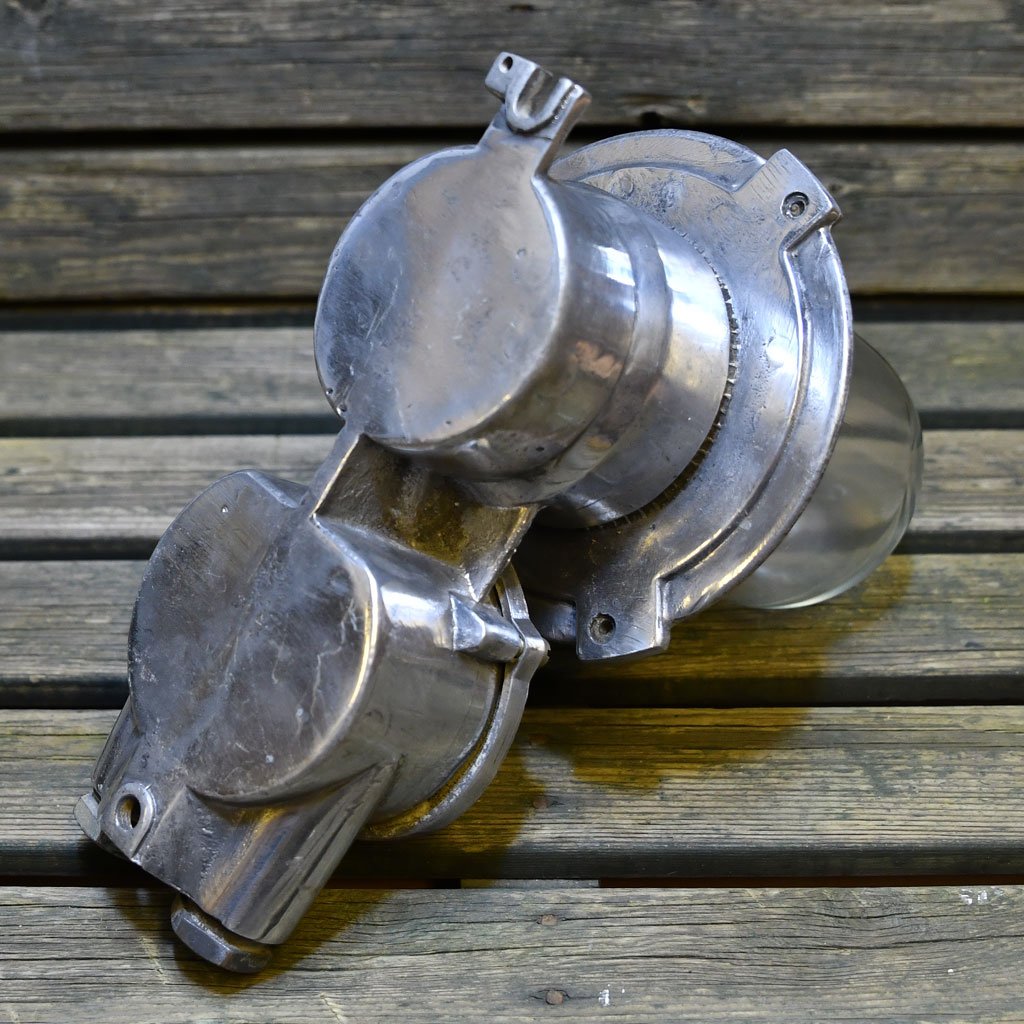 - DSC 5263 Authentic Vintage EOS Aluminium Nautical Wall Light