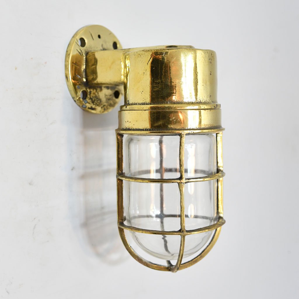 - DSC 5484 Maritime Antiques Vintage Daewang 90 Degree Brass Bulkhead Light