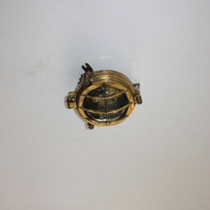 - dackslyktor bar lampor marina bar stil skottlampa i massing a4753 Marine Brass Caged Bulkhead Wall Light