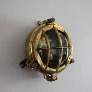 - dackslyktor bar lampor marina bar stil skottlampa i massing a4754 Marine Brass Caged Bulkhead Wall Light