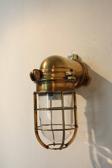 - vagglampor vintage antiqik massing skeppp vagglampa a4781 Cast Brass Nautical Sconce Light or Lamp