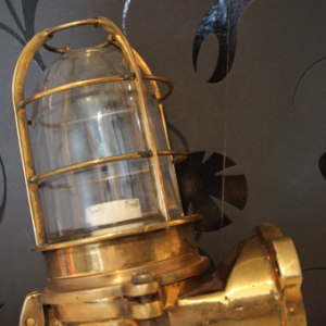 - vagglampor vintage antiqik massing skeppp vagglampa a4782 Cast Brass Nautical Sconce Light or Lamp