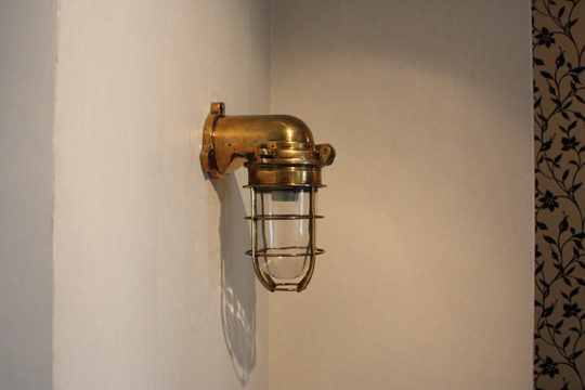 - vagglampor vintage antiqik massing skeppp vagglampa a4784 Cast Brass Nautical Sconce Light or Lamp