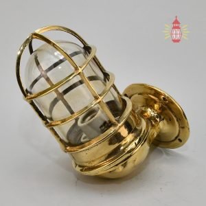 - DSC 8134 SL 10749 USA Marine Brass lamp - Wall mount light