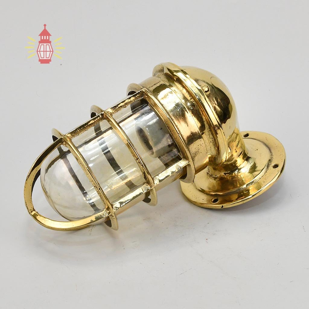 - DSC 8139 SL 10749 USA Marine Brass lamp - Wall mount light