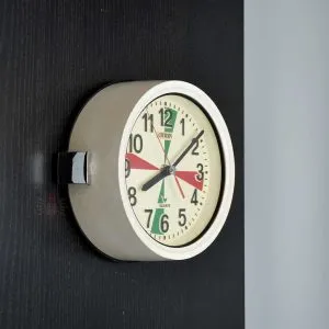 - SC 11024 Authentic Vintage Citizen Nautical Radio Clock with Colourful Dial