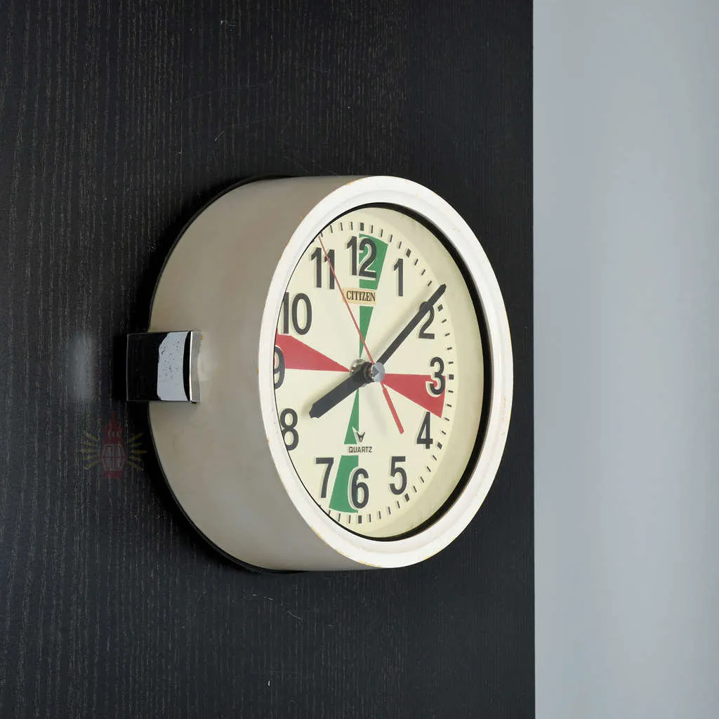 - SC 11024 Authentic Vintage Citizen Nautical Radio Clock with Colourful Dial