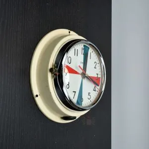 - SC 11768 Authentic Vintage Citizen Nautical Radio Clock with Colourful Dial