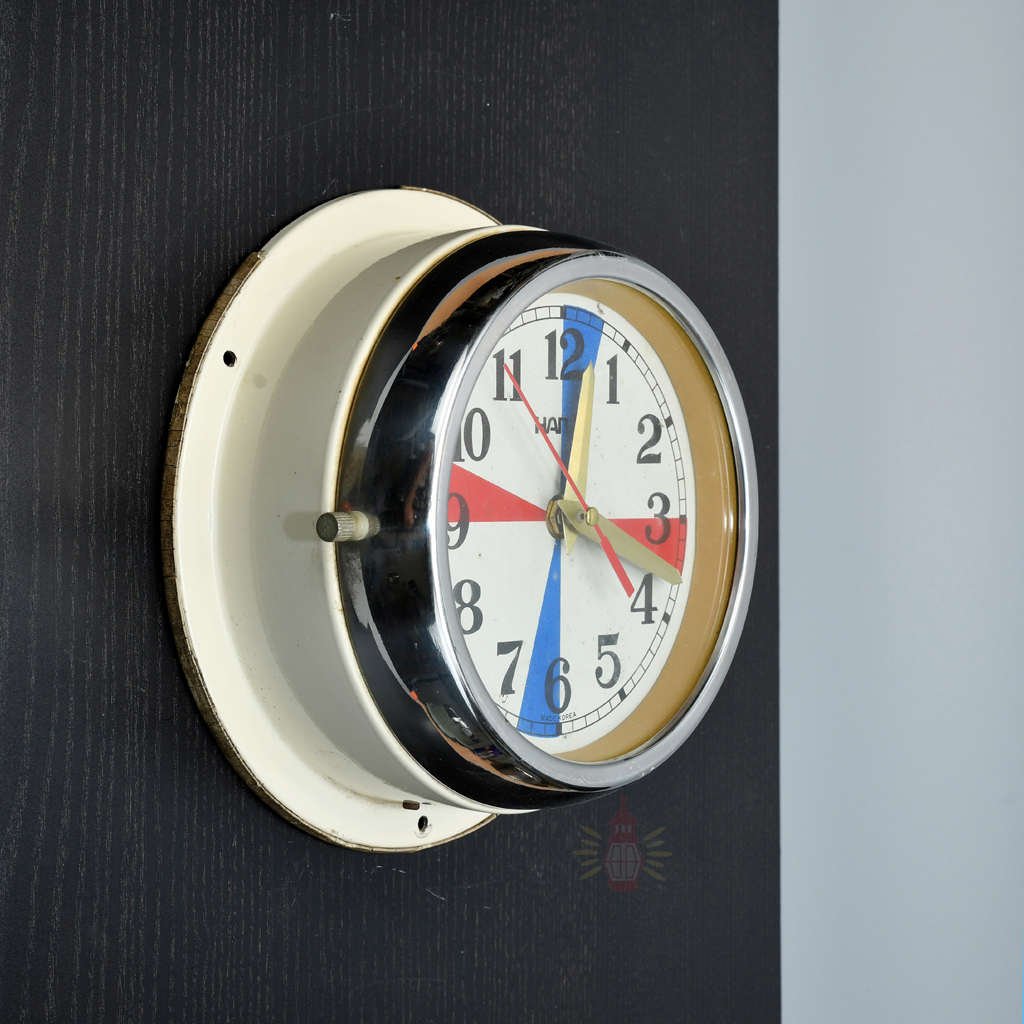 - SC 11775 Authentic Vintage Hanil Nautical Radio Clock with Colourful Dial