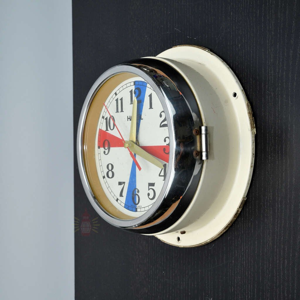 - SC 11775 1 Authentic Vintage Hanil Nautical Radio Clock with Colourful Dial