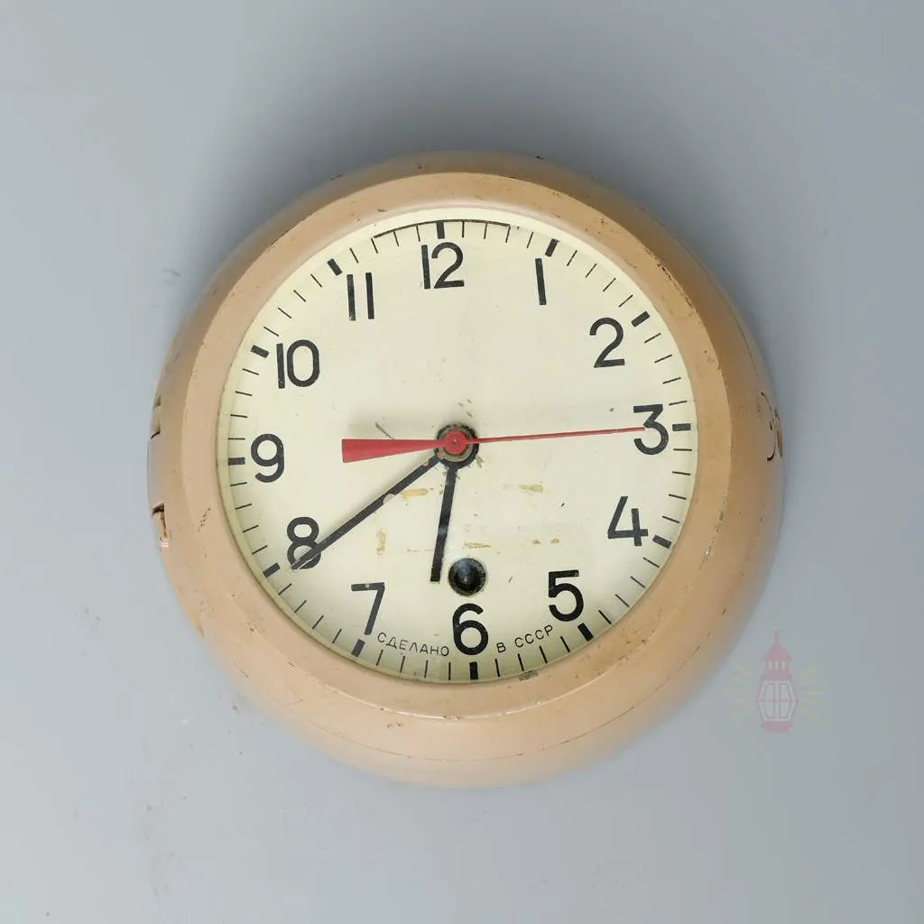 - SL 11754 4 Russian key clock from ship