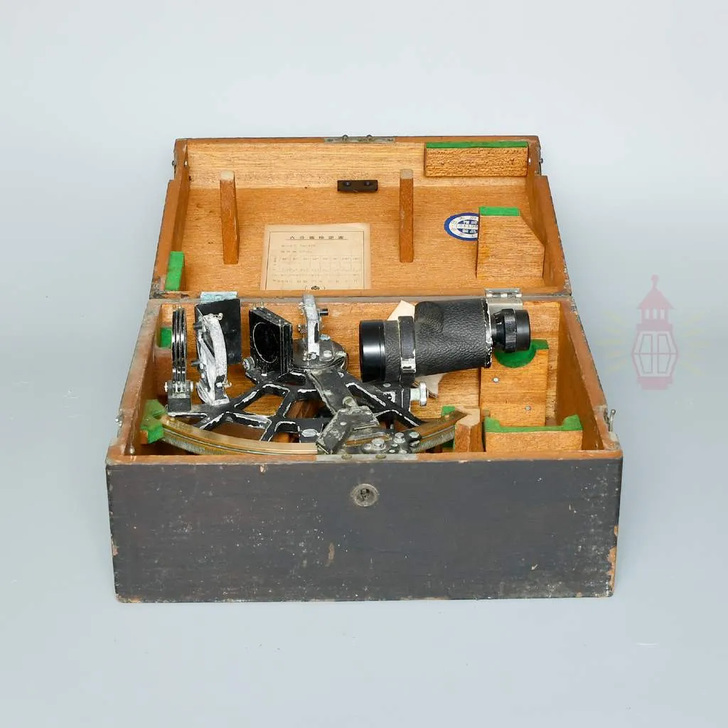- SL 11814 1 Navigation Brass Sextant From Tamaya